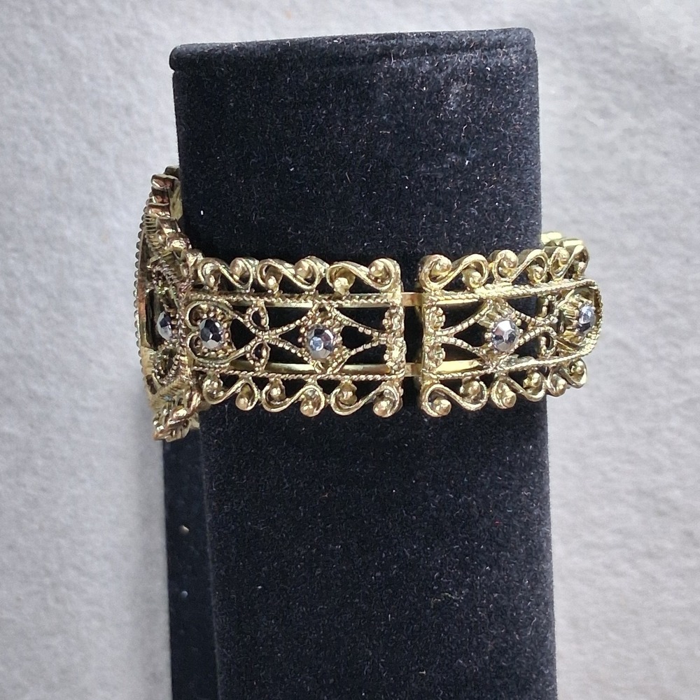 Vintage Style Gray Cameo Jewelry Set - Modern Victorian Revival Cuff & Brooch - Picture 7 of 16